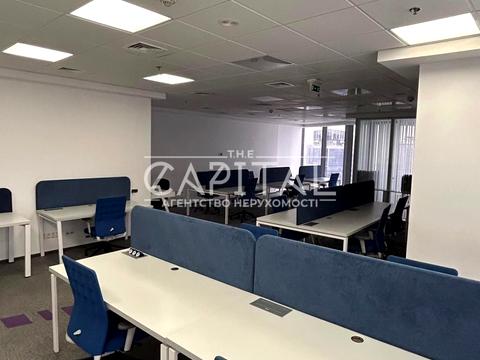 комерційна за адресою Спортивна пл., 1