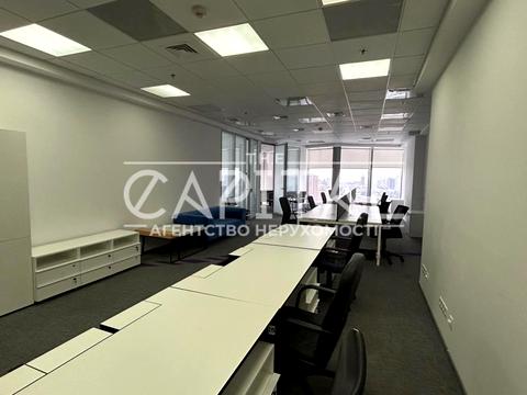 комерційна за адресою Спортивна пл., 1