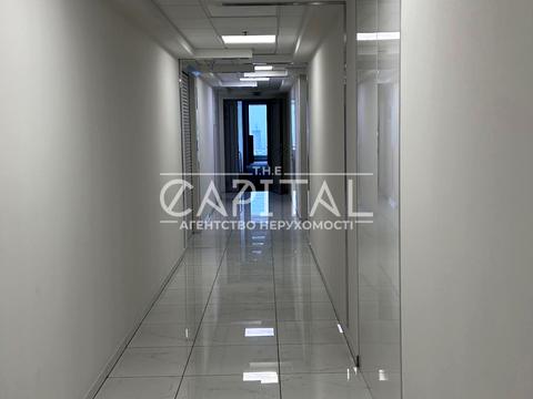 комерційна за адресою Спортивна пл., 1