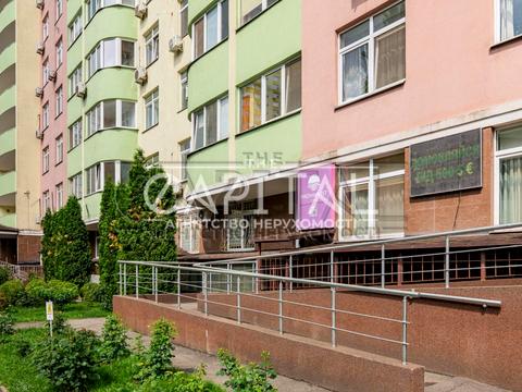 комерційна за адресою Воскресенська вул., 16-Г