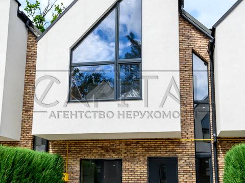 будинок за адресою Євгена Коновальця вул.