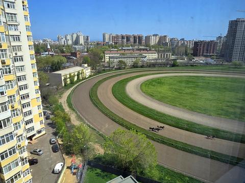 квартира за адресою Краснова вул., 1