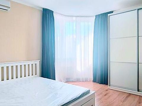 квартира за адресою Академіка Амосова вул., 63