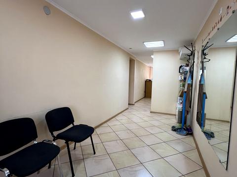 комерційна за адресою Романа Шухевича вул. (Мусоргського), 30