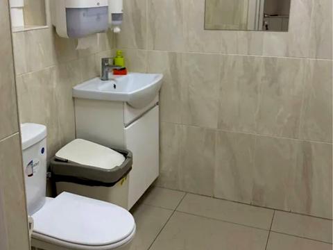 комерційна за адресою Трускавецька вул., 8