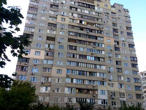 квартира по адресу Ларисы Руденко ул., 13
