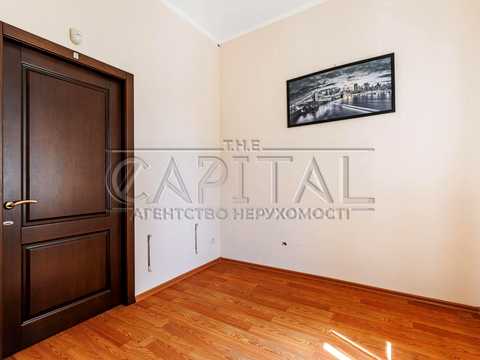комерційна за адресою Оболонська вул., 21