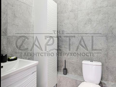 комерційна за адресою Салютна вул., 2к6