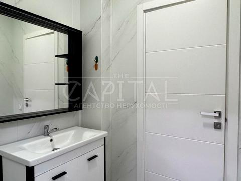 комерційна за адресою Центральна вул., 21-А