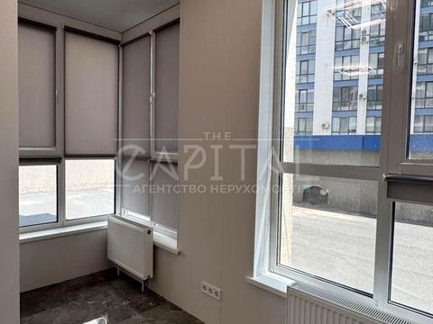 комерційна за адресою Центральна вул., 21-А