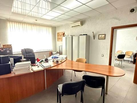 комерційна за адресою Володимира Івасюка просп. (Героїв Сталінграду), 8