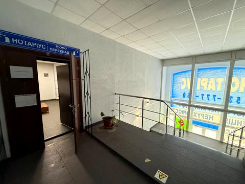 комерційна за адресою Володимира Івасюка просп. (Героїв Сталінграду), 8