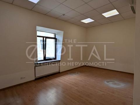 коммерческая по адресу Софиевская пл., 18