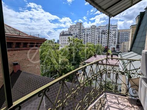 коммерческая по адресу Софиевская пл., 18