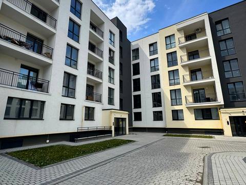 паркомісце за адресою Героїв Крут вул., (Будинок 1)