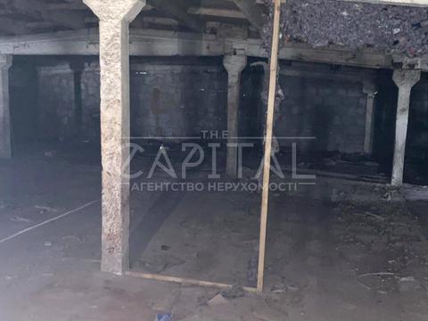 комерційна за адресою Гетьманська вул., 40