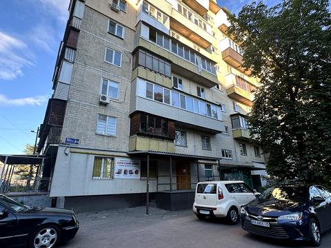 квартира за адресою Ореста Левицького вул. (Академіка Курчатова), 8-Б