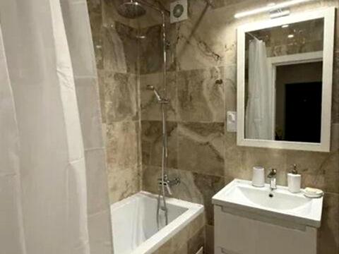 квартира за адресою Бишівська вул., 7