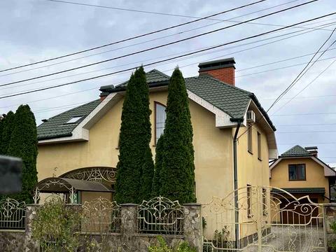 будинок за адресою Черешнева вул., 27