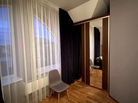 будинок за адресою Черешнева вул., 27