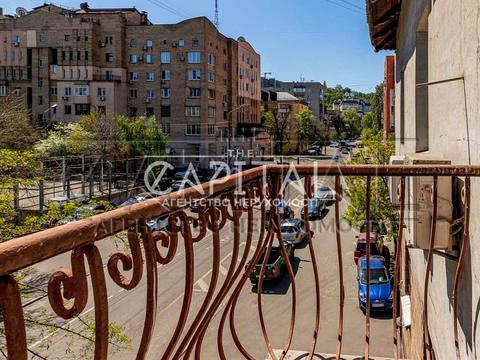 комерційна за адресою Оболонська вул., 21