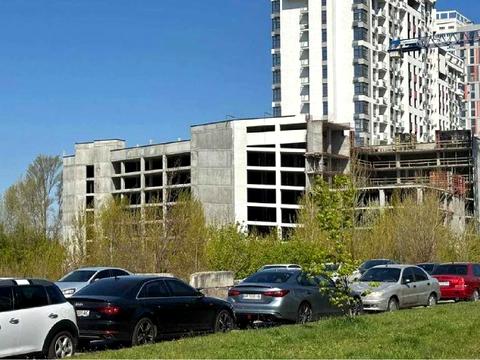 паркомісце за адресою Євгена Маланюка вул. (Степана Сагайдака), 101