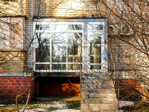 комерційна за адресою Відпочинку вул., 12