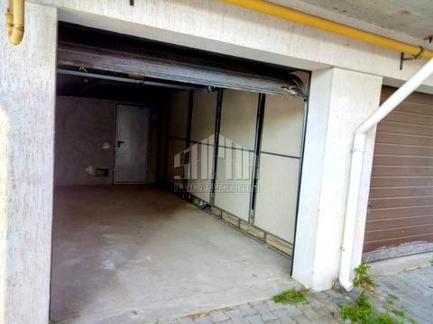 паркомісце за адресою Паркова вул., 3