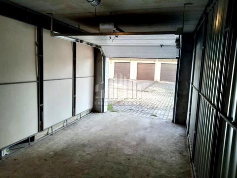 паркомісце за адресою Паркова вул., 3