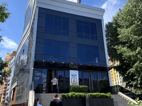 коммерческая по адресу Евгения Коновальца ул. (Щорса), 36