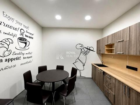 комерційна за адресою Кловський узвіз, 7a