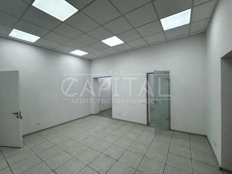 комерційна за адресою Жилянська вул., 31