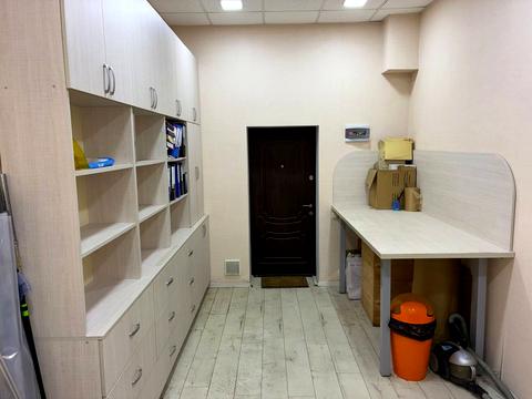 комерційна за адресою Боголюбова вул., 4
