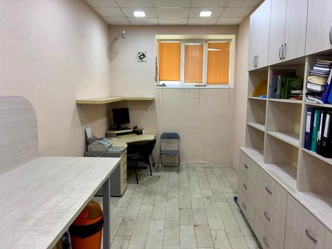 комерційна за адресою Боголюбова вул., 4