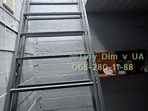 будинок за адресою Центральна вул.