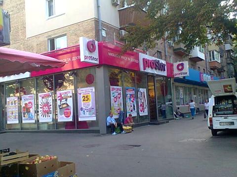 комерційна за адресою Дорогожицька вул., 13