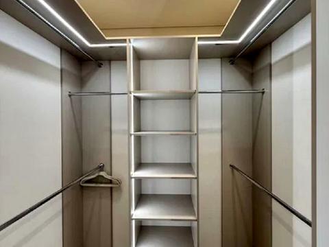 квартира по адресу Краснова ул., 1-В