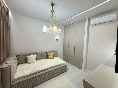 квартира по адресу Краснова ул., 1-В