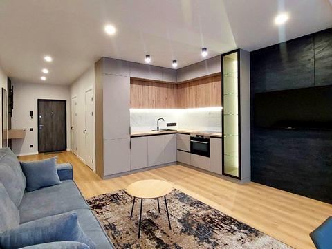 квартира за адресою Степана Бандери вул., 77-Б