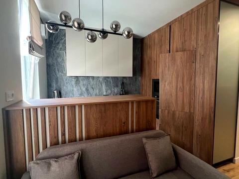 квартира за адресою Салютна вул., 2к5
