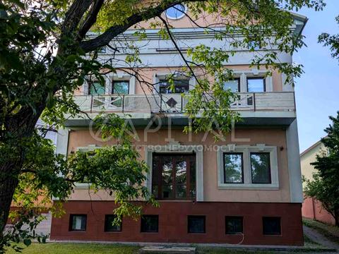 будинок за адресою Монтажників вул., 9