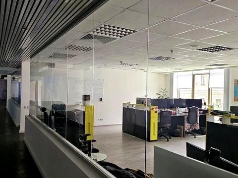комерційна за адресою Богдана Хмельницького вул., 19