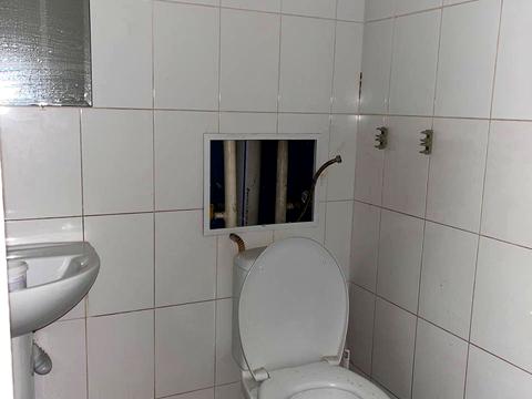 комерційна за адресою Ахсарова вул., 16