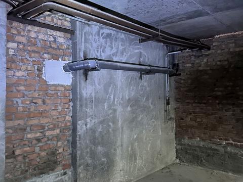 комерційна за адресою Срібнокільська вул., 1