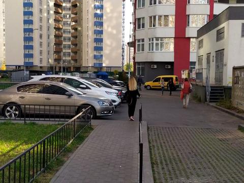коммерческая по адресу Драгоманова ул., 2-Б