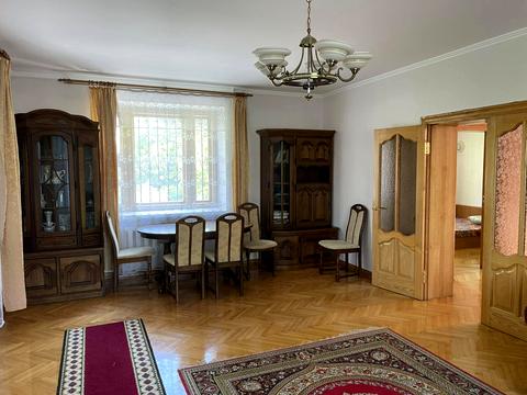 будинок за адресою Богдана Хмельницького вул., 10