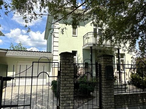 будинок за адресою Літня
