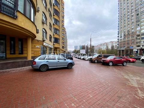 комерційна за адресою В'ячеслава Чорновола вул., 29-А