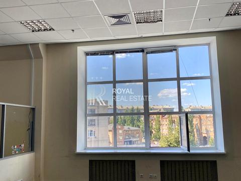 комерційна за адресою Дениса Монастирського вул. (Василя Сурікова), 3а