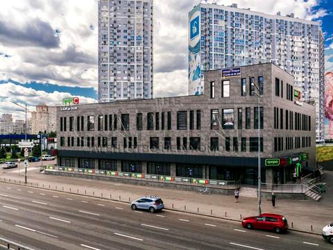 коммерческая по адресу Миколы Бажана просп., 1